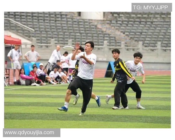 广州飞盘队与重庆飞盘队赛后分析意识碰撞与战术反思 广州飞盘队与重庆飞盘队赛后分析意识碰撞与战术反思