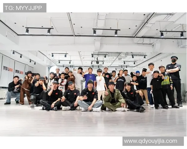 赛后分析:北京街舞队与成都街舞队的默契配合与战术对抗探讨 赛后分析:北京街舞队与成都街舞队的默契配合与战术对抗探讨